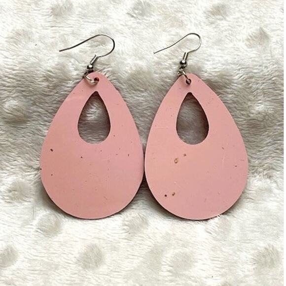 Red Oval Resin Sparkle & Glitter Teardrop Shaped Lightweight Dangle Earrings - Picture 2 of 4